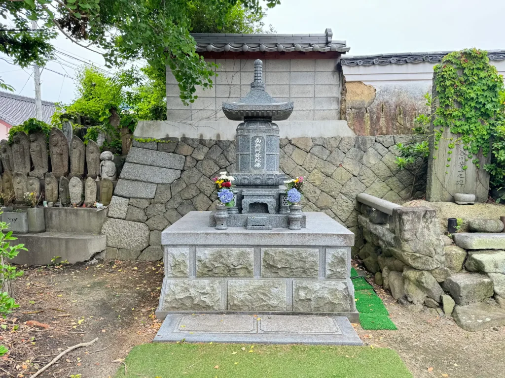 正住院 永代供養塔(西山浄土宗・愛知県常滑市)